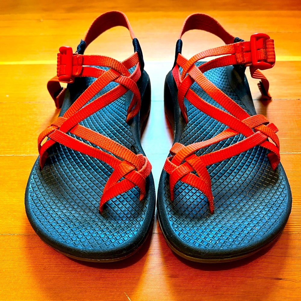 Chaco ZX/2 sandals in orange and black size 6.5